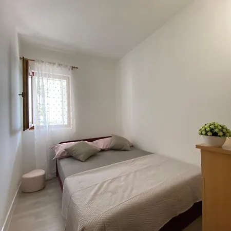 Mara Apartman Rogoznica