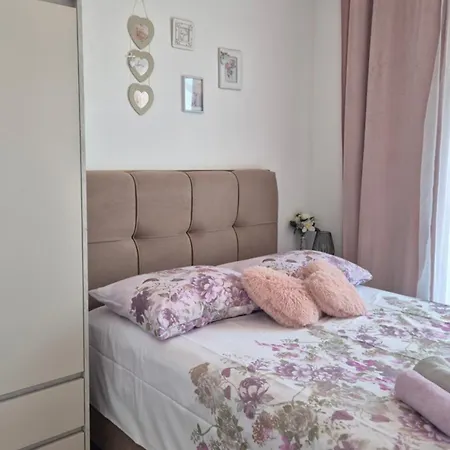 Mara Rogoznica (Sibenik-Knin)